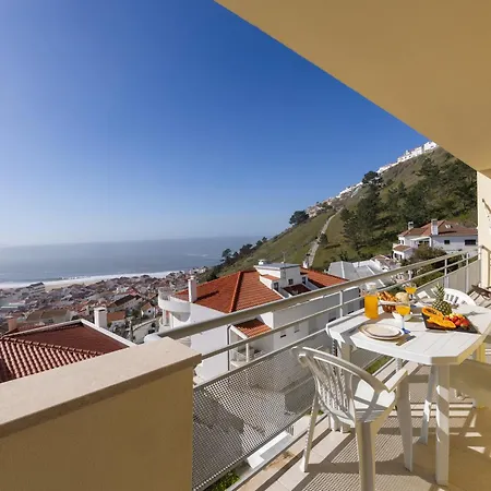 Comfort & Sea Назаре