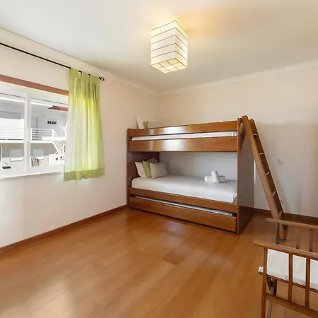 Comfort & Sea Назаре