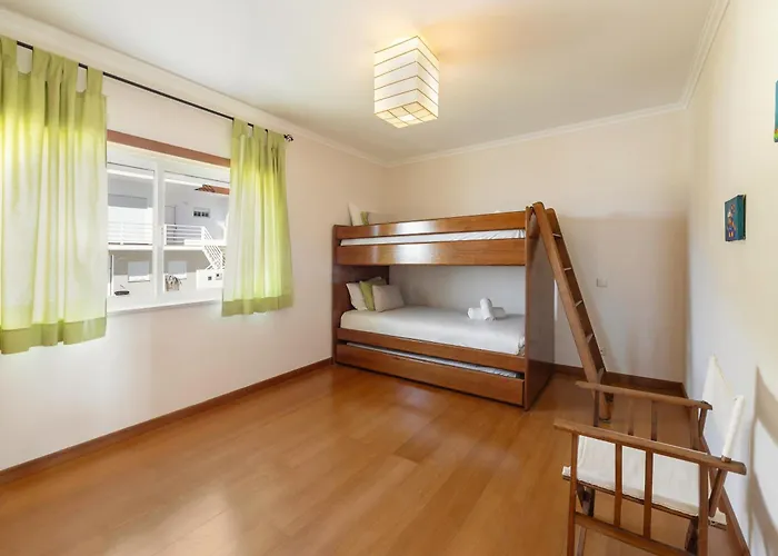 Comfort & Sea Назаре